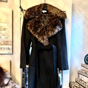 beautiful and classic black wool & polyester coat